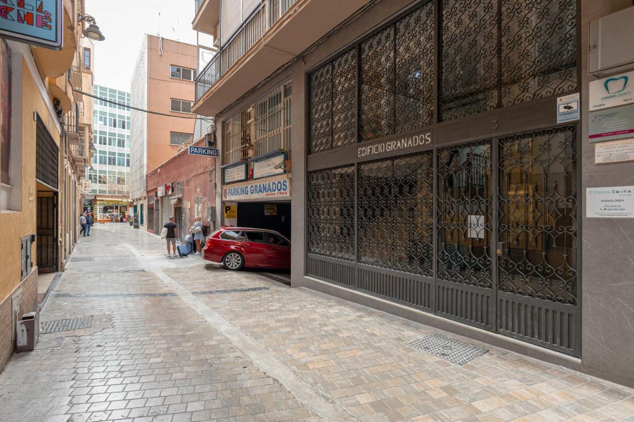 C26 Gorgeous 4 Bdrm Apartament In Plaza Uncibay Málaga Exterior foto