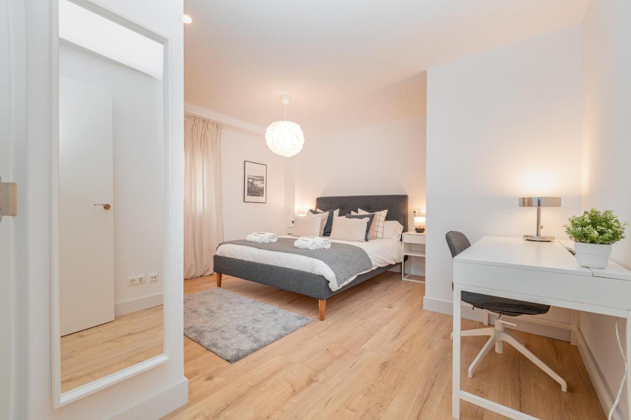 C26 Gorgeous 4 Bdrm Apartament In Plaza Uncibay Málaga Exterior foto