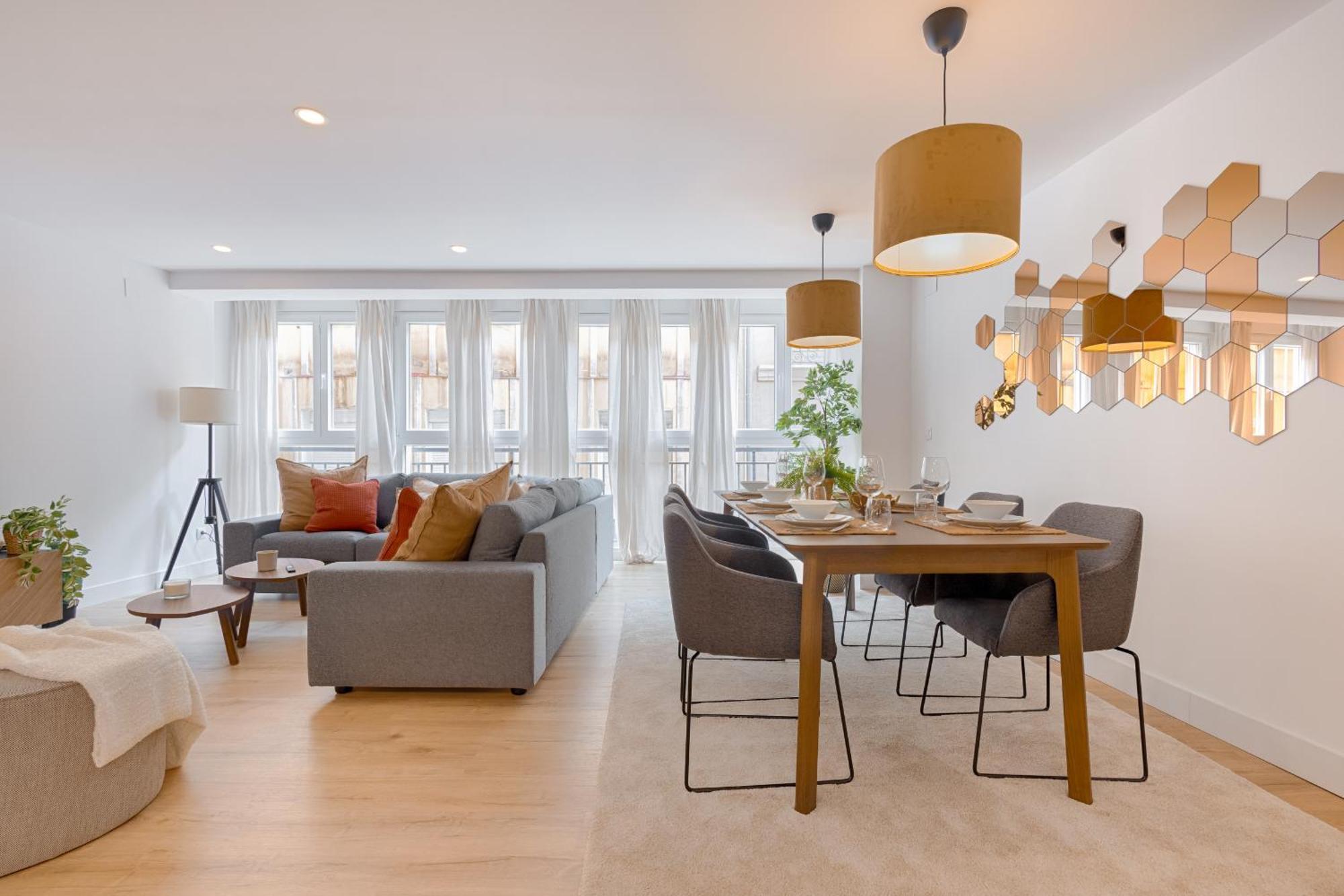 C26 Gorgeous 4 Bdrm Apartament In Plaza Uncibay Málaga Exterior foto